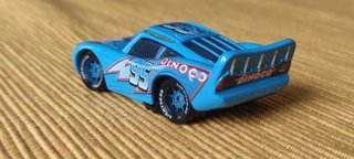 RAYO MCQUEEN ESCUDERIA DINOCO