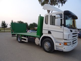 Scania P 320-CAMIONES PORTAMAQUINARIAS