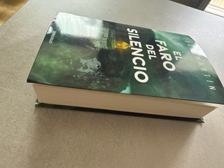 El faro del silencio (Los crímenes del faro 1)