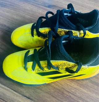 Botas Futbol Niño Talla 30 Messi