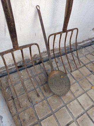 Antigüedades: Jarra, Palas y Más