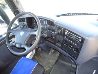 Scania R 420-CAMIONES PORTAMAQUINARIAS