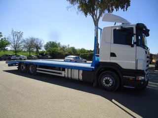 Scania R 420-CAMIONES PORTAMAQUINARIAS