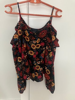 Blusa floral negra talla 38