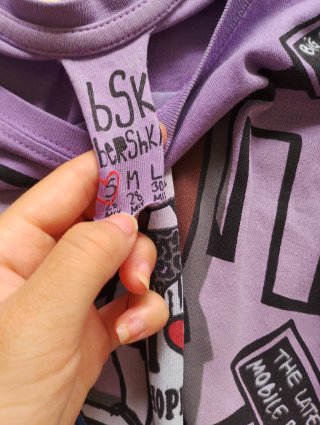 Camiseta Morada Bershka Dibujo Chica