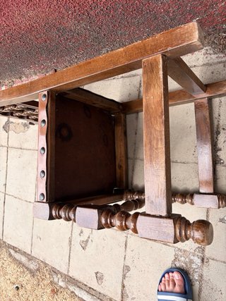 6 Sillas de madera antiguas con asiento de cuero