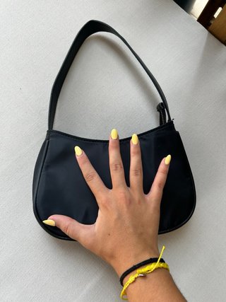 Bolso negro de hombro