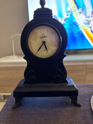 Reloj de mesa decorativo negro
