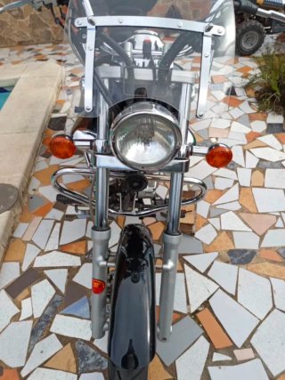 Suzuki Intruder Negra