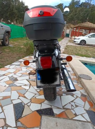 Suzuki Intruder Negra