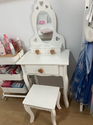 Tocador infantil con espejo, taburete y  vestidor