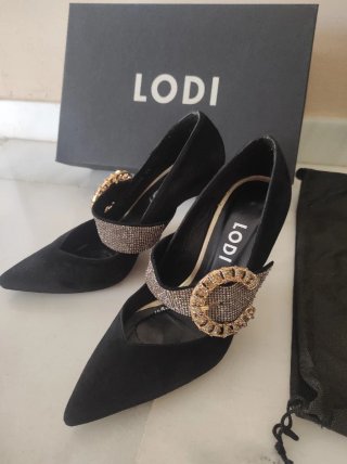 Zapatos de tacón Lodi negros con pedrería