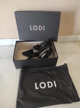 Zapatos de tacón Lodi negros con pedrería