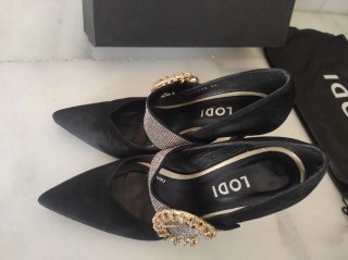 Zapatos de tacón Lodi negros con pedrería