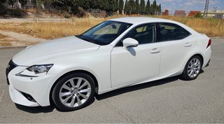 Lexus IS300h