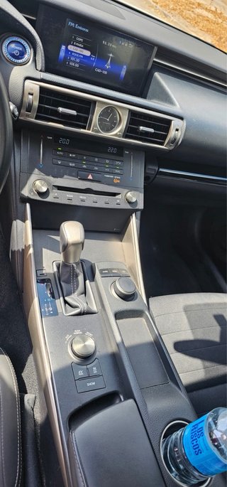 Lexus IS300h