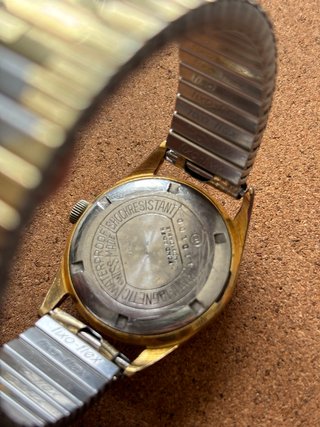 Reloj Verdal Mecánico Shock Resistant Dorado