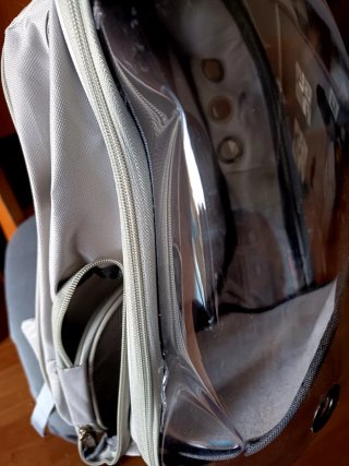 Mochila transportín para gatos transparente