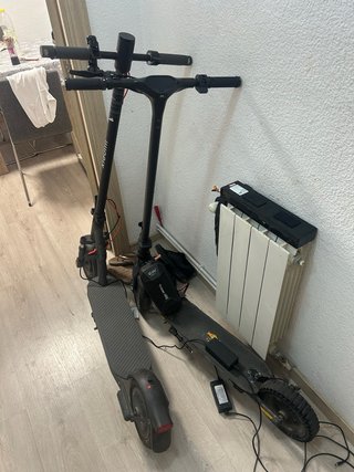 2 Patinetes Eléctricos Xiaomi y Red Bull