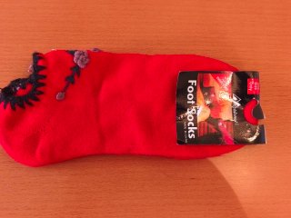 Calcetines tobilleros rojos bordados