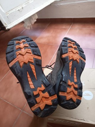 Botas de montaña Hi-Tec
