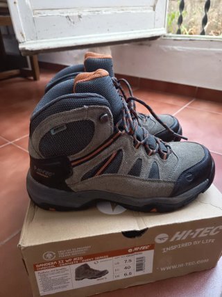 Botas de montaña Hi-Tec