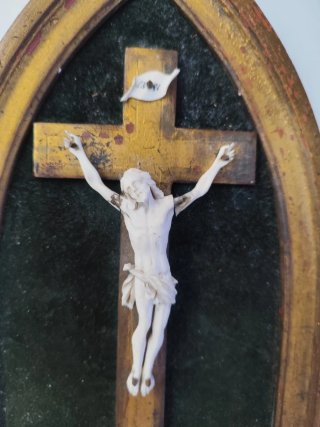 Antiguo Cristo Francés Siglo XVIII Pan de Oro