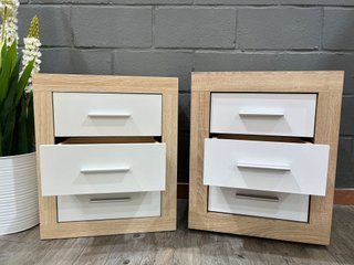 Mesitas de noche blancas y madera