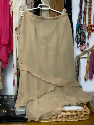 Top floral beige y dorado