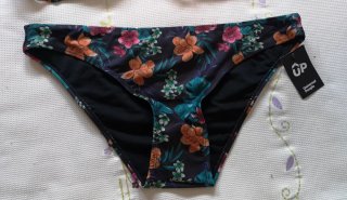 Bikini floral marca Up(Mirar descripción de talla)