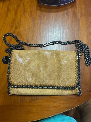 Bolso de mano cadena beige