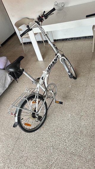 Bicicleta Plegable Giant Blanca