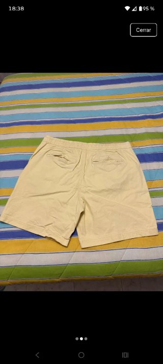 Pantalón corto hombre amarillo crema