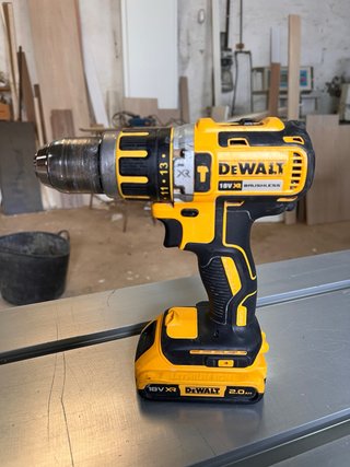 Taladro Percutor DeWalt 18V XR Brushless