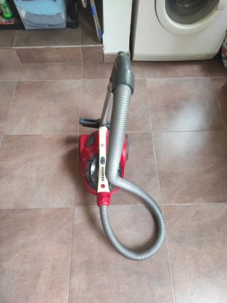 Aspiradora Hoover Sprint Evo Roja