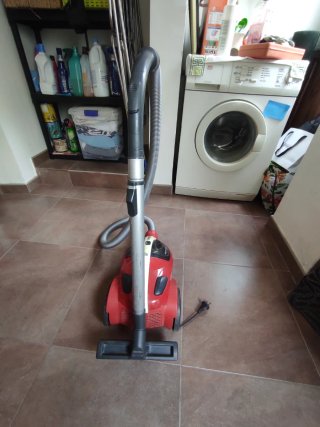 Aspiradora Hoover Sprint Evo Roja