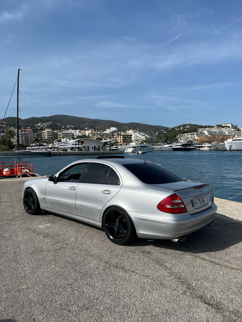 Mercedes-Benz Clase E 2004 - foto 1