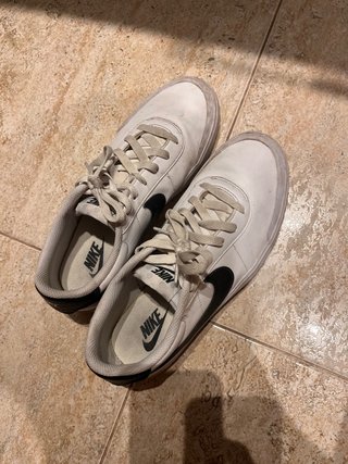 Zapatillas Nike Blancas y Negras