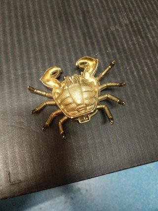 Cenicero de Bronce con Diseño de Cangrejo