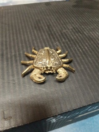 Cenicero de Bronce con Diseño de Cangrejo