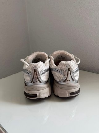 Nike Air Max Moto 2K