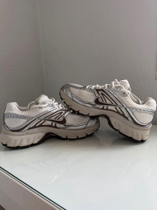 Nike Air Max Moto 2K