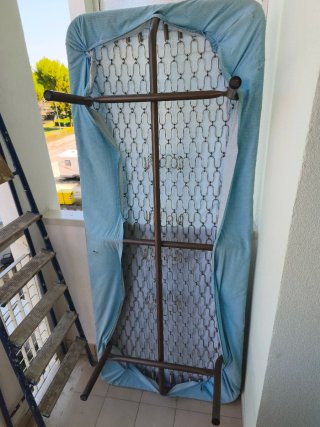 Letto singolo in legno completo