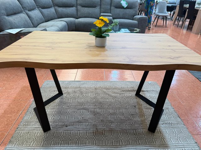 Mesa comedor rústica 140cm madera y metal