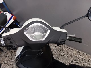 Piaggio Liberty 50 Scooter Blanco y Negro