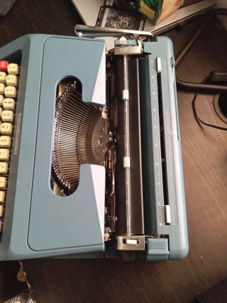 Máquina de escribir antigua coleccionista
