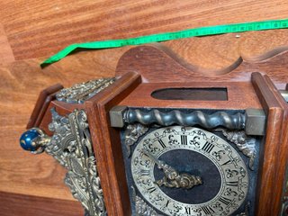 Reloj de cuco madera decorado