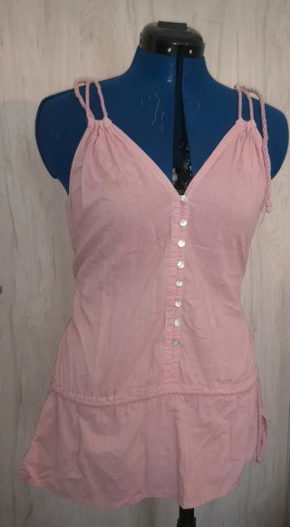 Camiseta tirantes rosa botones