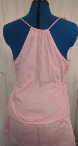 Camiseta tirantes rosa botones