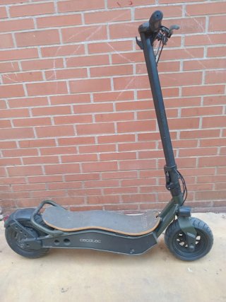 Patinete Cecotec Bongo z con cargador